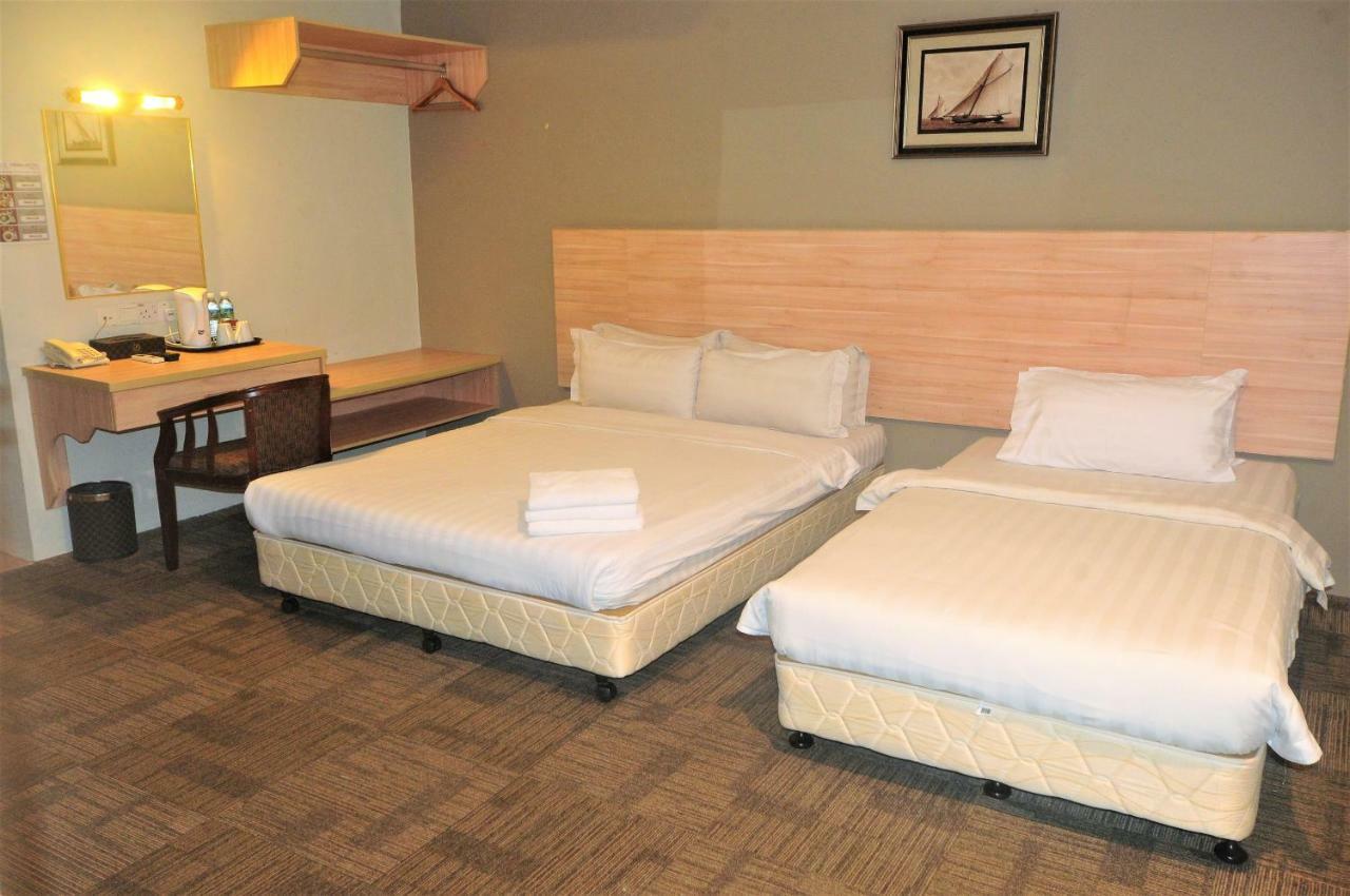 Prima Hotel 3*