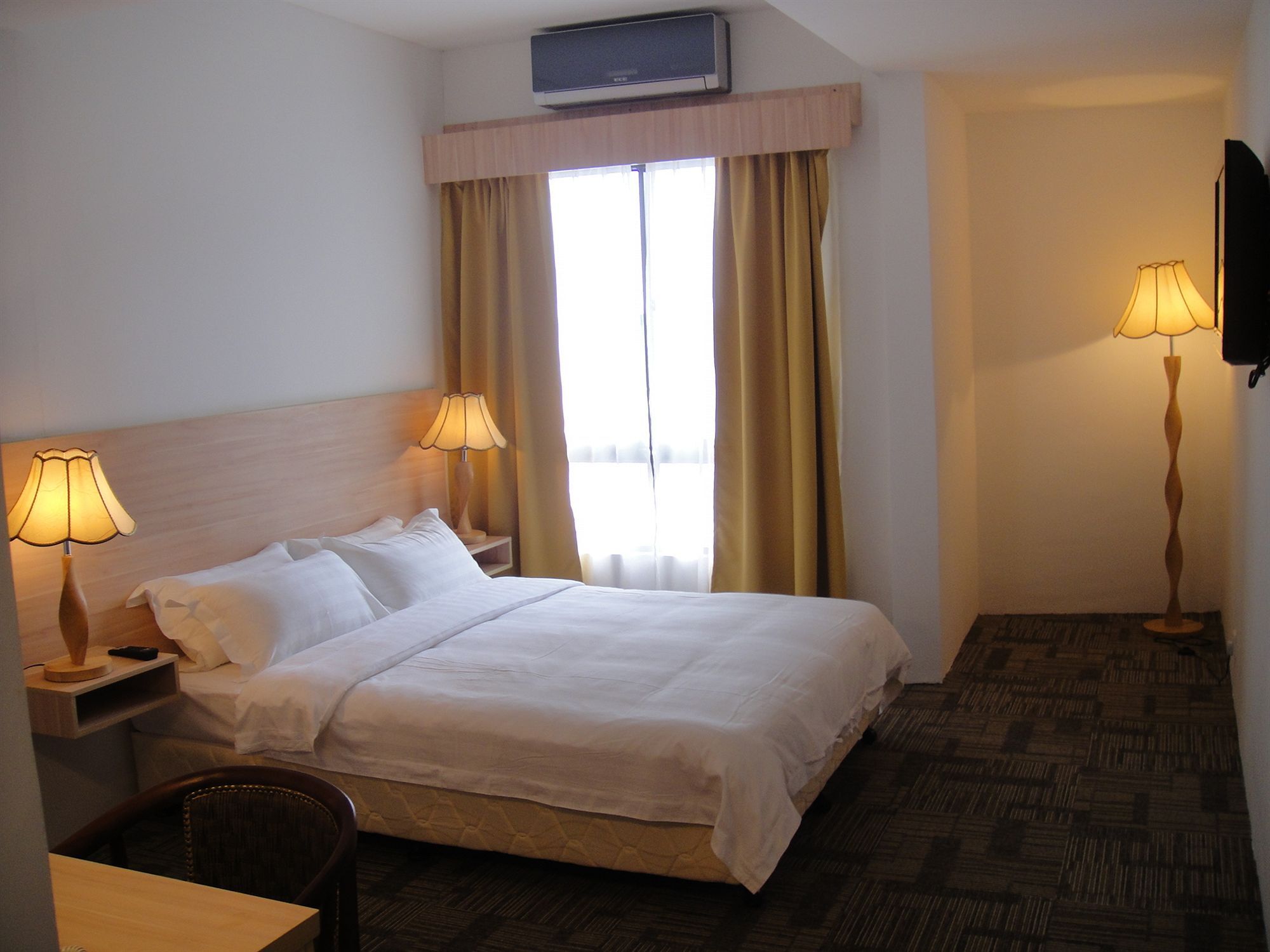 Prima Hotel 3*